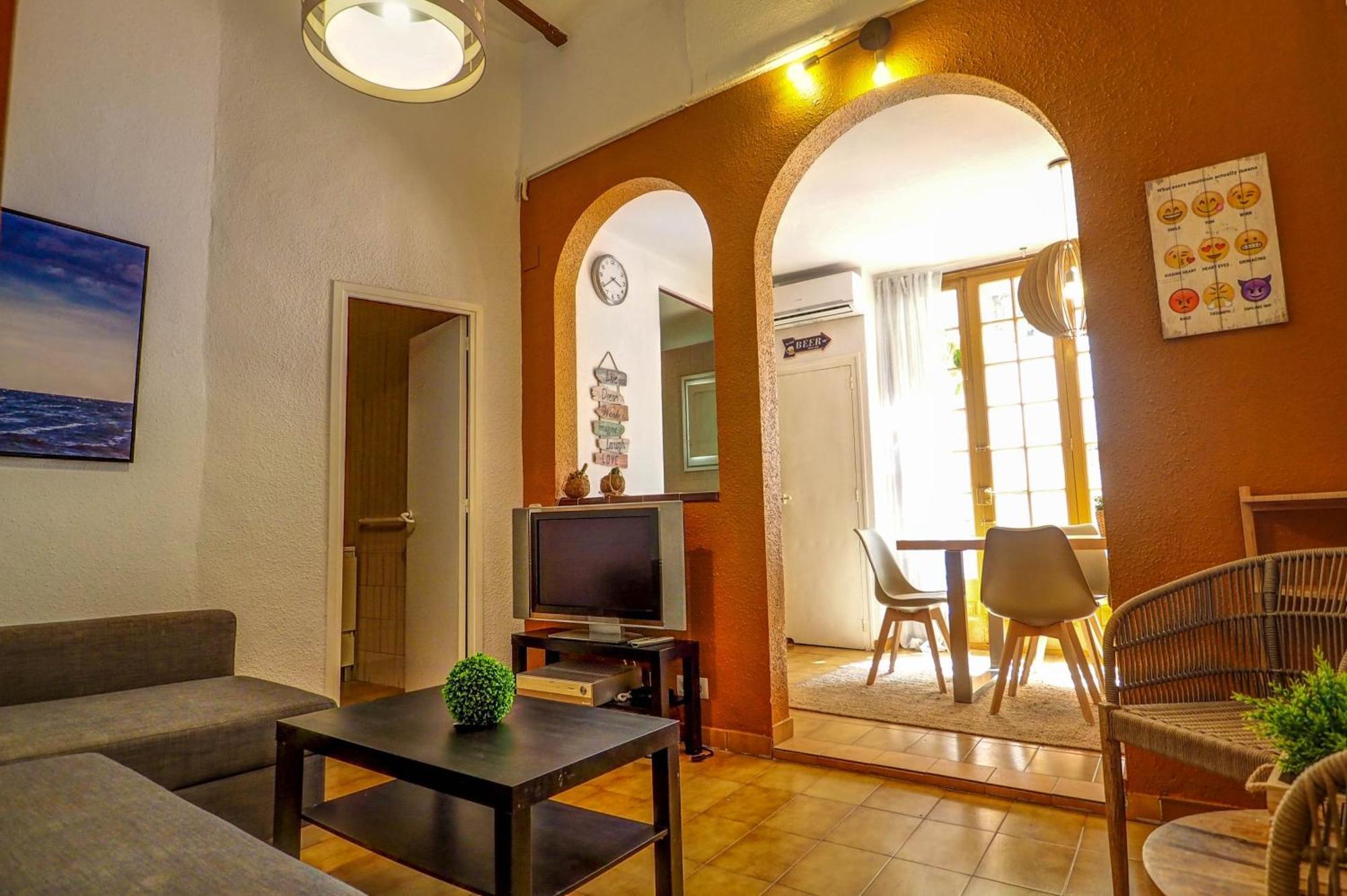 Apartment Charming Patio By Hello Homes Sitges
